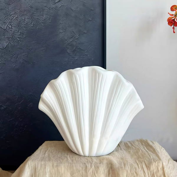 Shell Vase - White decorative vase for artificial flowers